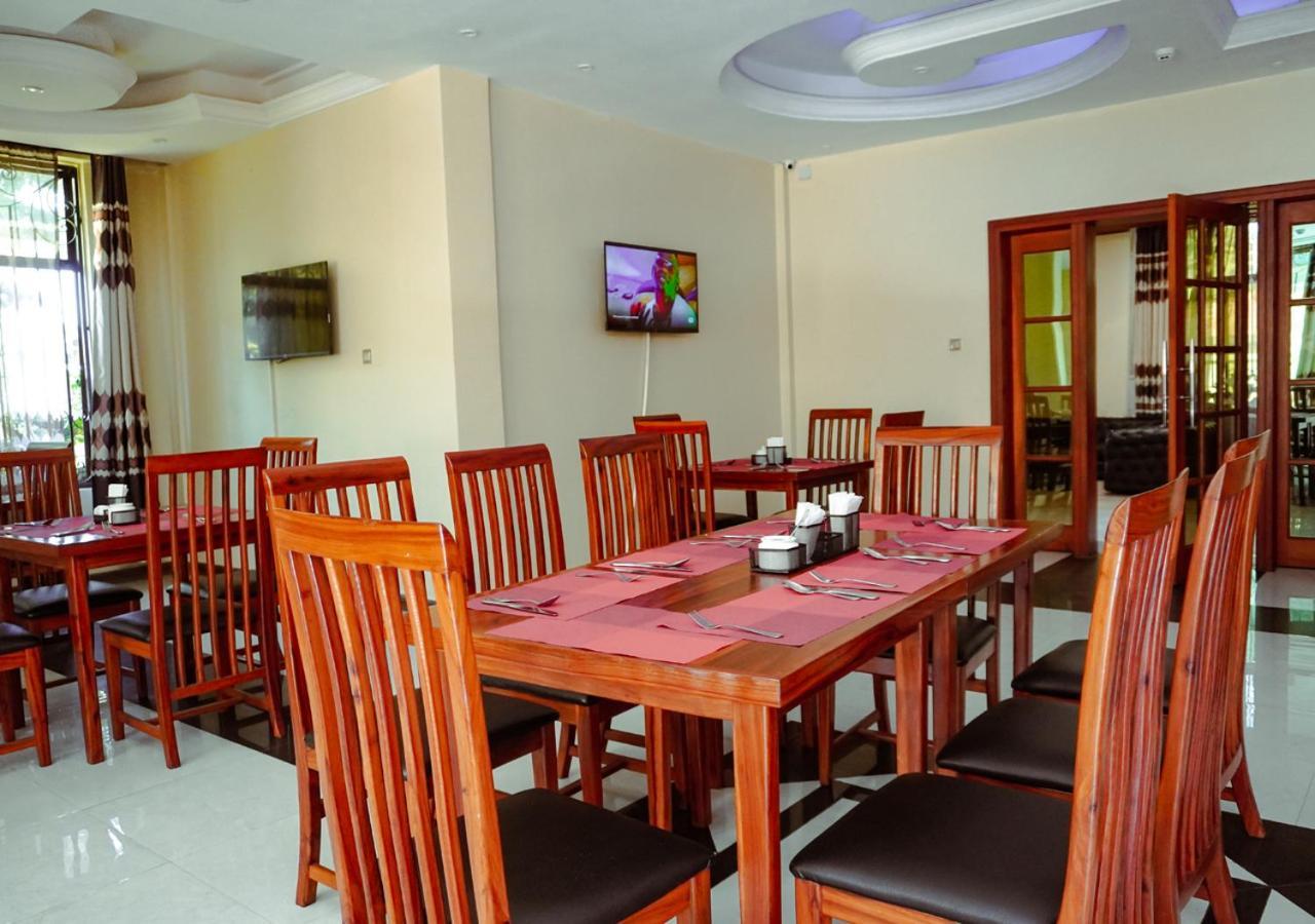 Senator Hotel Arusha Bagian luar foto